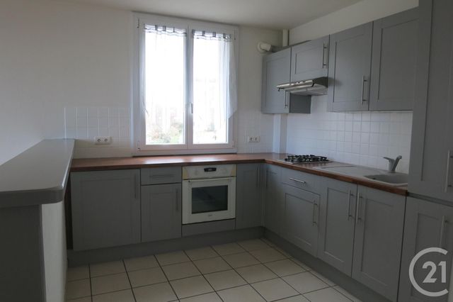 Appartement F2 à louer - 2 pièces - 55.0 m2 - MONTLUCON - 03 - AUVERGNE - Century 21 Pasquet Immobilier