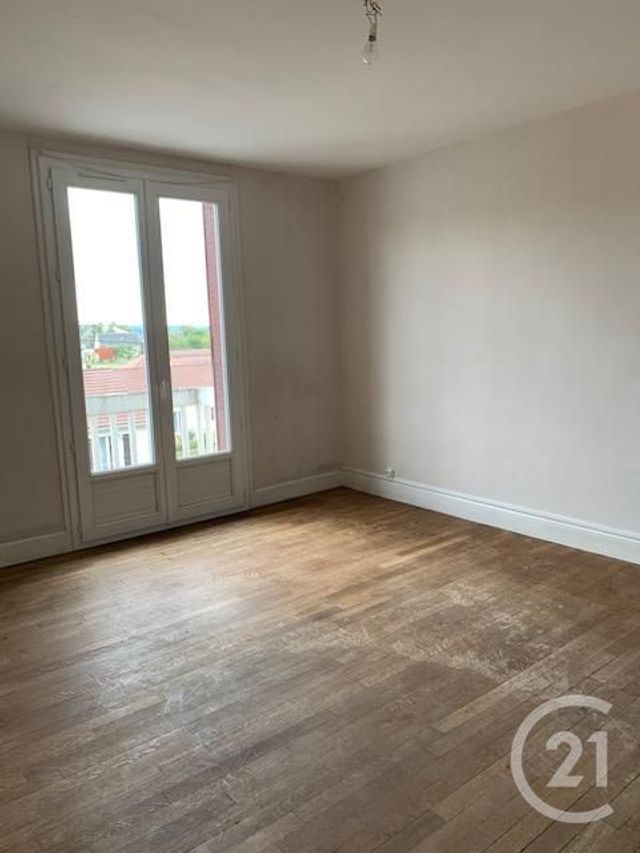 Appartement F4 à louer - 5 pièces - 80.0 m2 - DESERTINES - 03 - AUVERGNE - Century 21 Pasquet Immobilier