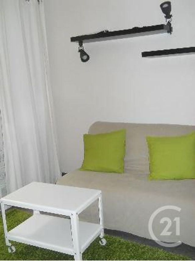 Appartement F1 à louer - 1 pièce - 14.0 m2 - MONTLUCON - 03 - AUVERGNE - Century 21 Pasquet Immobilier