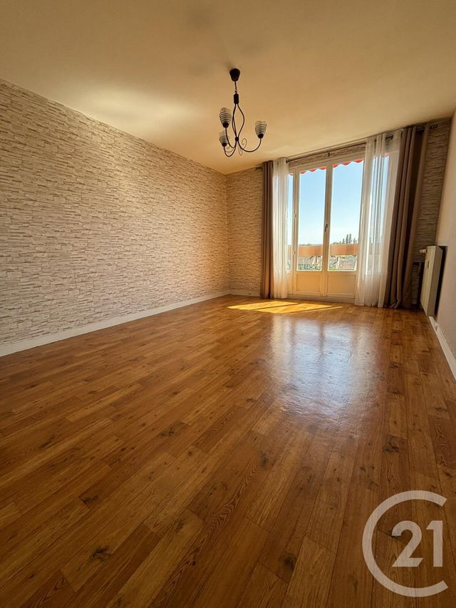 Appartement F3 à vendre - 3 pièces - 63.99 m2 - MONTLUCON - 03 - AUVERGNE - Century 21 Pasquet Immobilier